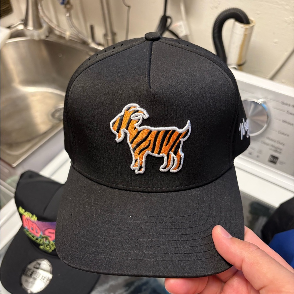 Waggle Tiger Goat Golf Hat